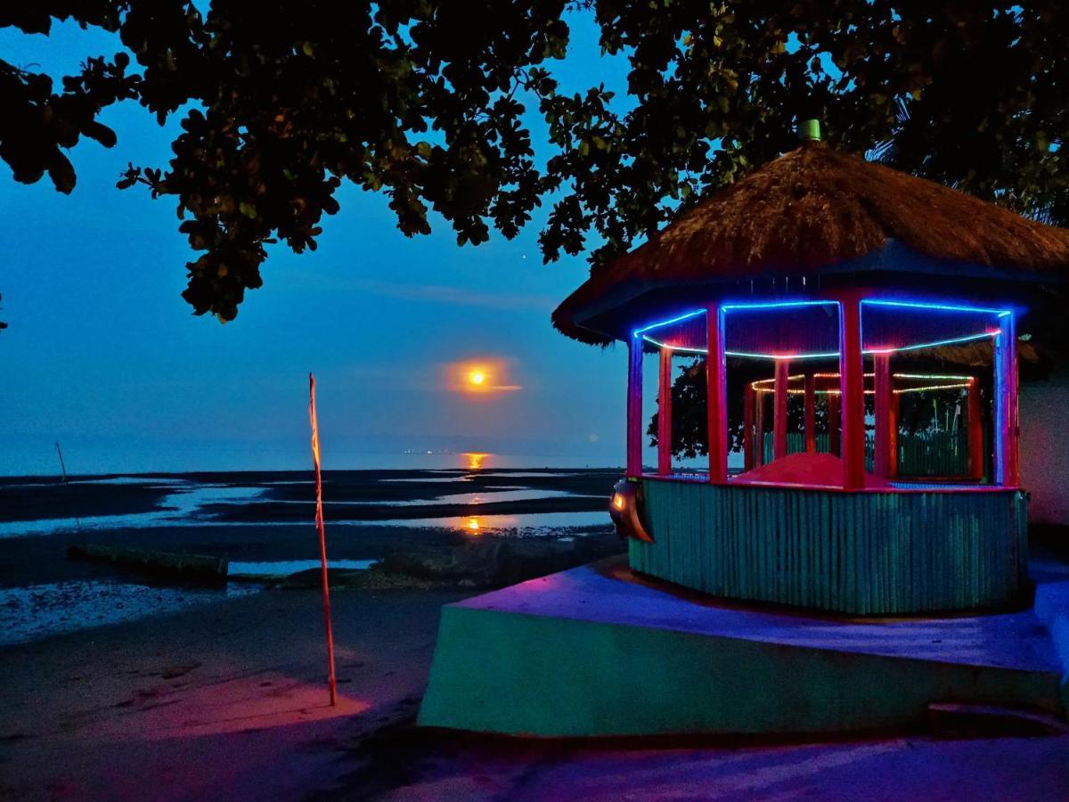 Smallfry'S Beach Resort Calatrava  Exteriér fotografie